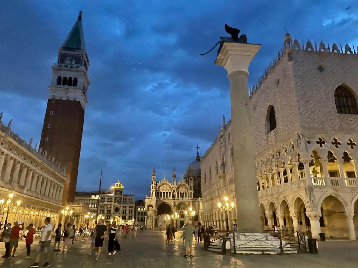 Ca' Monica Panoramic-Canal View, Biennale Venesia Bagian luar foto